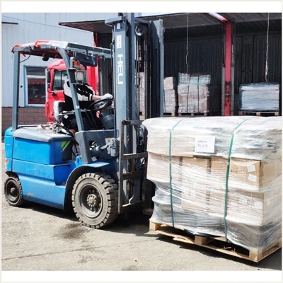 20 משטחים של חלקי חילוף למלגזה של HELI נשלחו לשוק ההודי המשגשג